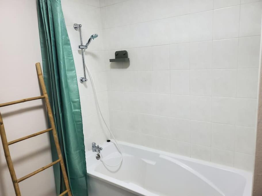 Appartement Moderne En Ville Armentières Zewnętrze zdjęcie